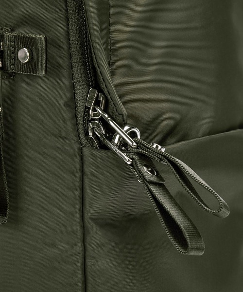 pacsafe（パックセーフ）の「pacsafe/パックセーフ W 10L backpack/バックパック（バックパック/リュック・レディース・オリーブ・FREE）」の9枚目の写真