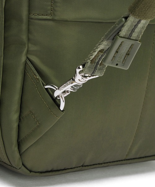 pacsafe（パックセーフ）の「pacsafe/パックセーフ W 10L backpack/バックパック（バックパック/リュック・レディース・オリーブ・FREE）」の12枚目の写真
