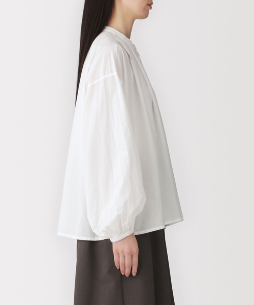 無印良品(ムジルシリョウヒン)の「婦人 まっすぐ仕立てたブラウス(シャツ/ブラウス・レディース・ホワイト/ブラック/ダークネイビー・S-M/L-XL)」の5枚目の写真