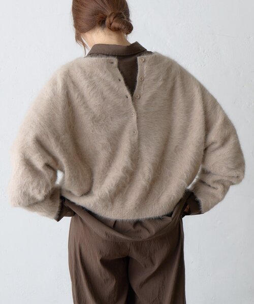 SHENERY(シーナリー)の「ファーカシミヤ2WAYヘンリーニット(ニット/セーター・レディース・チャコールグレー/オフホワイト/ブルー系その他/キャメル・FREE)」の4枚目の写真