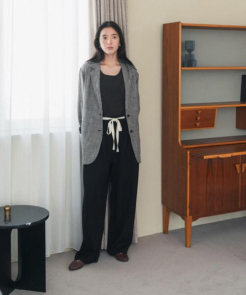 URBAN RESEARCH DOORS（アーバンリサーチドアーズ）の「ウエストリボンカットカーブパンツ（その他パンツ・レディース・ブラック/グレー系その他・MEDIUM/SMALL）」の5枚目の写真