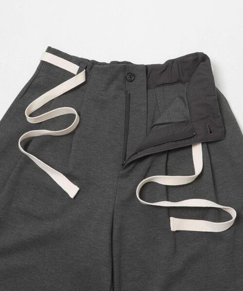 URBAN RESEARCH DOORS（アーバンリサーチドアーズ）の「ウエストリボンカットカーブパンツ（その他パンツ・レディース・ブラック/グレー系その他・MEDIUM/SMALL）」の20枚目の写真