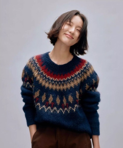 SHERU(シェル)の「レトロノルディック柄シャギーニット(ニット/セーター・レディース・グレー/ネイビー・M)」の5枚目の写真
