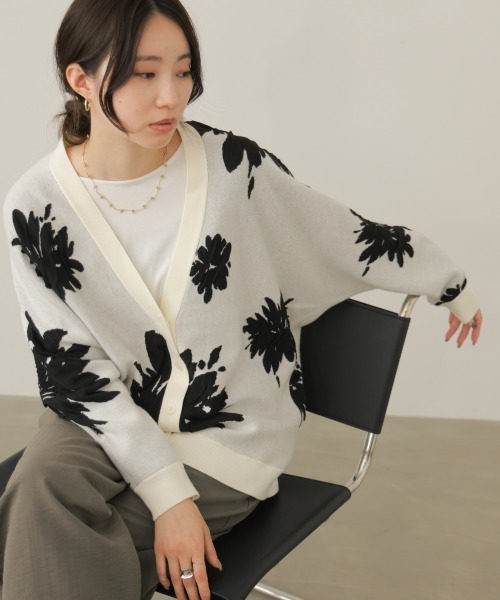 Bou Jeloud(ブージュルード)の「フラワージャガードドルマンニットカーディガン(カーディガン/ボレロ・レディース・グレー/ブラウン/A/ブラック/オフホワイト・FREE)」の8枚目の写真