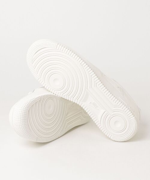 NIKE（ナイキ）の「NIKE/ナイキ ｴｱ ﾌｫｰｽ 1 07（スニーカー・メンズ・オフホワイト・25.5cm/26cm/26.5cm/27cm/27.5cm）」の3枚目の写真