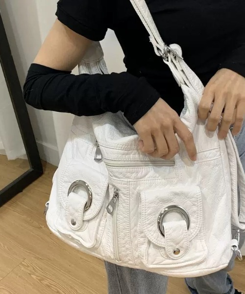 lulufa（ルルファ）の「メタルリングマルチポケット2WAYショルダーバッグ（ショルダーバッグ・レディース・ホワイト/ブラック・FREE）」の11枚目の写真
