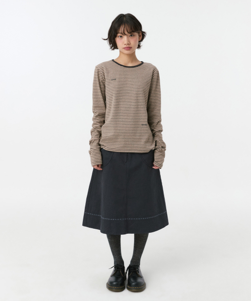 OHESHIO（オヘシオ）の「刺繍入りポケットAラインスカート ネイビー（スカート・レディース・その他・SMALL/MEDIUM）」の2枚目の写真