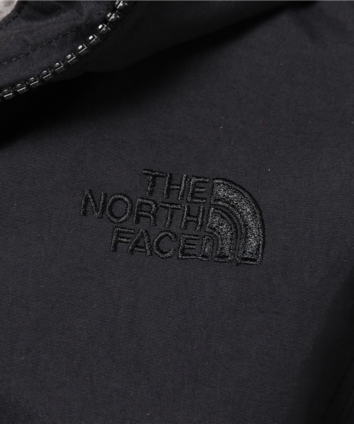 THE NORTH FACE（ザノースフェイス）の「ザ・ノース・フェイス ウィメンズ裏ボアマウンテンパーカー / コンパクトノマドジャケット（マウンテンパーカー・レディース・シルバーグレー/ブラック/ブルー/オリーブドラブ/ウィート/ダークブルー/ブラック系その他/カーキ/コバルトブルー・MEDIUM/SMALL/LARGE/X-LARGE）」の16枚目の写真