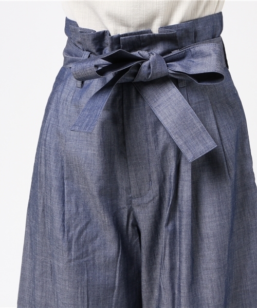 COLONY 2139（コロニートゥーワンスリーナイン）の「ライトデニム裾ターンバックワイドパンツ（デニムパンツ・レディース・ブルー/ネイビー・MEDIUM/SMALL）」の6枚目の写真