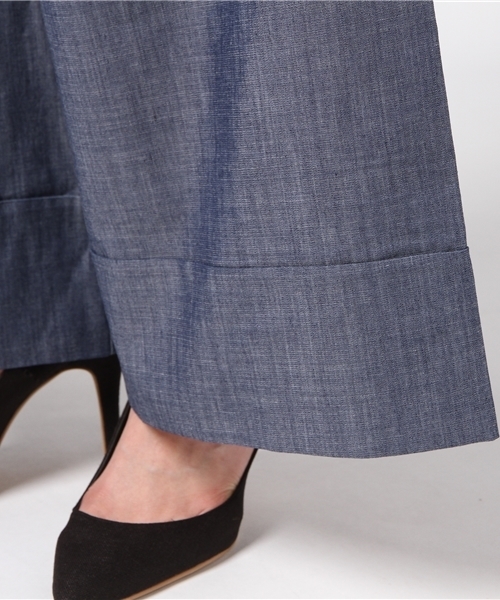 COLONY 2139（コロニートゥーワンスリーナイン）の「ライトデニム裾ターンバックワイドパンツ（デニムパンツ・レディース・ブルー/ネイビー・MEDIUM/SMALL）」の9枚目の写真