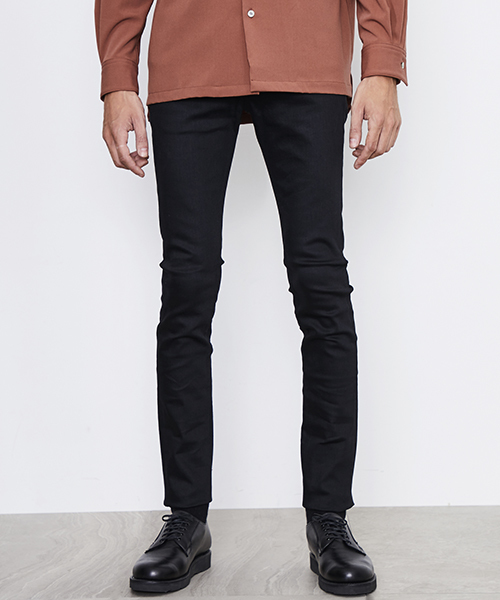 UNITED TOKYO(ユナイテッドトウキョウ)の「ツインパワーストレッチスキニーデニム(デニムパンツ・メンズ・ブラック/インディゴブルー・2/1/3)」の9枚目の写真