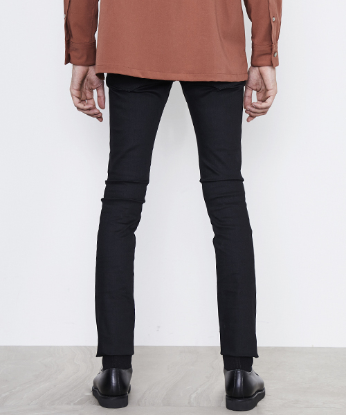 UNITED TOKYO(ユナイテッドトウキョウ)の「ツインパワーストレッチスキニーデニム(デニムパンツ・メンズ・ブラック/インディゴブルー・2/1/3)」の11枚目の写真