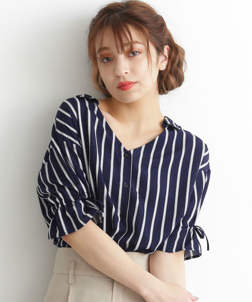 FREE'S MART（フリーズマート）の「キャンディースリーブＶネックシャツ（シャツ/ブラウス・レディース・ホワイト/ホワイト系その他/ベージュ/ダークネイビー・FREE）」の4枚目の写真