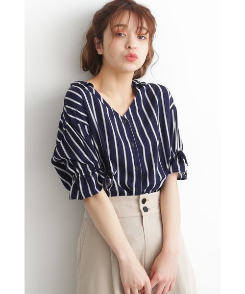 FREE'S MART（フリーズマート）の「キャンディースリーブＶネックシャツ（シャツ/ブラウス・レディース・ホワイト/ホワイト系その他/ベージュ/ダークネイビー・FREE）」の5枚目の写真