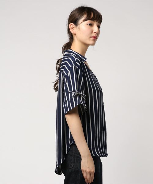 FREE'S MART（フリーズマート）の「キャンディースリーブＶネックシャツ（シャツ/ブラウス・レディース・ホワイト/ホワイト系その他/ベージュ/ダークネイビー・FREE）」の21枚目の写真