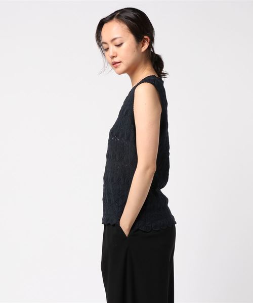 un dix cors（アンディコール）の「バルファスレースノースリ（Tシャツ/カットソー・レディース・ネイビー/イエロー・ﾌﾘ-）」の3枚目の写真