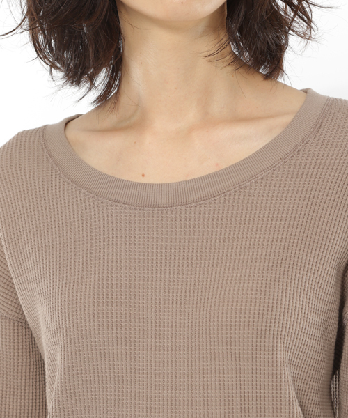 LAKOLE（ラコレ）の「TCワッフル7分袖プルオーバー / LAKOLE（Tシャツ/カットソー・レディース・ブラック/ブラウン/レッド/オフホワイト/グリーン/ブラウン系その他・SMALL/MEDIUM）」の18枚目の写真