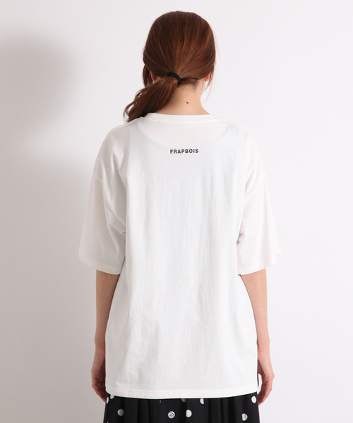 FRAPBOIS（フラボア）の「ＤＯＭＤＯＭＴ　ビッグシルエット ロゴ 白 Tシャツ（Tシャツ/カットソー・レディース・ホワイト・1/2）」の4枚目の写真