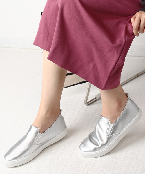LUGG NAGG(ラグナグ)の「ソフト素材スリッポン(スリッポン・レディース・ホワイト系その他/シルバー/ブロンズ/ブラック系その他/ブラック/シルバー系その他/ホワイト・23.0cm/23.5cm/24.0cm/24.5cm/L/LL/M/S)」の5枚目の写真