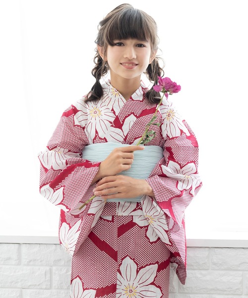 KYOETSU（キョウエツ）の「浴衣 女の子 子供 3点セット( 浴衣 + 帯 + 下駄 ) レトロB（浴衣・キッズ・ホワイト系その他/ピンク系その他/オレンジ系その他/ホワイト系その他2/ブルー系その他4/ブルー系その他6/ピンク系その他2/レッド系その他2/オレンジ系その他3/オレンジ系その他4/レッド系その他/ブルー系その他5/オレンジ系その他2/ブルー系その他2/ブルー系その他3/ブルー系その他/その他2/その他1/その他6/その他7/その他4/その他5/その他3・130/150/140）」の11枚目の写真