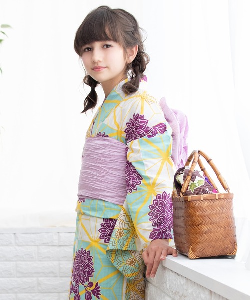 KYOETSU（キョウエツ）の「浴衣 女の子 子供 3点セット( 浴衣 + 帯 + 下駄 ) レトロB（浴衣・キッズ・ホワイト系その他/ピンク系その他/オレンジ系その他/ホワイト系その他2/ブルー系その他4/ブルー系その他6/ピンク系その他2/レッド系その他2/オレンジ系その他3/オレンジ系その他4/レッド系その他/ブルー系その他5/オレンジ系その他2/ブルー系その他2/ブルー系その他3/ブルー系その他/その他2/その他1/その他6/その他7/その他4/その他5/その他3・130/150/140）」の8枚目の写真