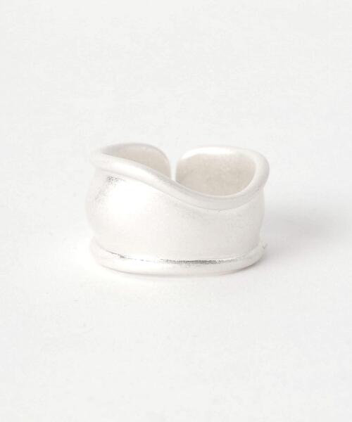 BEAUTY&YOUTH UNITED ARROWS（ビューティーアンドユースユナイテッドアローズ）の「BY カーブビッグリング（リング・レディース・シルバー/ゴールド・FREE）」の2枚目の写真