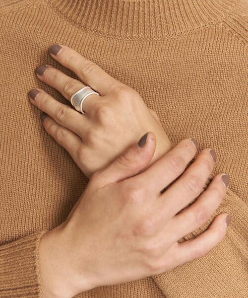 BEAUTY&YOUTH UNITED ARROWS（ビューティーアンドユースユナイテッドアローズ）の「BY カーブビッグリング（リング・レディース・シルバー/ゴールド・FREE）」の3枚目の写真