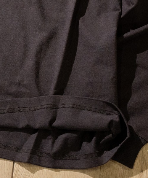 Carhartt（カーハート）の「【22】〔Carhartt/カーハート〕ヘビーウェイト ポケットロングTシャツ（Tシャツ/カットソー・メンズ・ブラック/チャコールグレー/ライトグレー/グリーン/ネイビー/ワイン/ダークブラウン・XX-LARGE/MEDIUM/X-LARGE/LARGE/SMALL）」の12枚目の写真