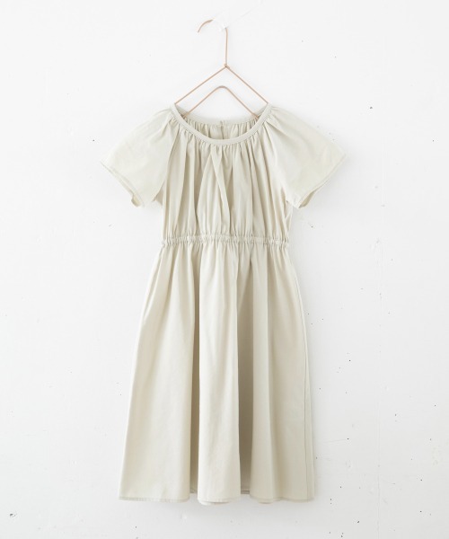 LOWRYS FARM(ローリーズファーム)の「ギャザーワンピース 890386(ワンピース・キッズ・アイボリー/ブラック/グリーン・MEDIUM/LARGE/X-LARGE)」の2枚目の写真