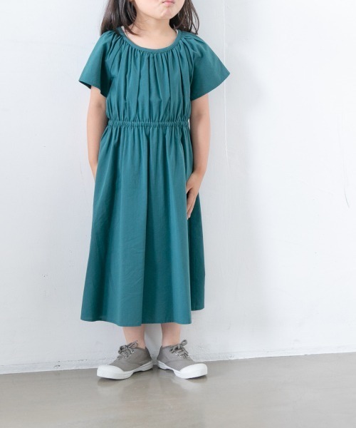 LOWRYS FARM(ローリーズファーム)の「ギャザーワンピース 890386(ワンピース・キッズ・アイボリー/ブラック/グリーン・MEDIUM/LARGE/X-LARGE)」の4枚目の写真