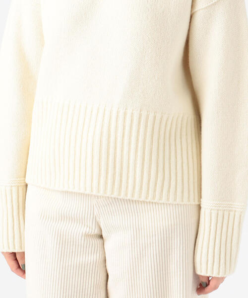 TOMORROWLAND （トゥモローランド）の「ジーロンラムズウール クルーネックプルオーバー（ニット/セーター・レディース・ホワイト/ダークブラウン/ライトベージュ/グリーン系その他2/グレー/ベージュ系その他/ミント/ブルー系その他/ピンク・S）」の21枚目の写真