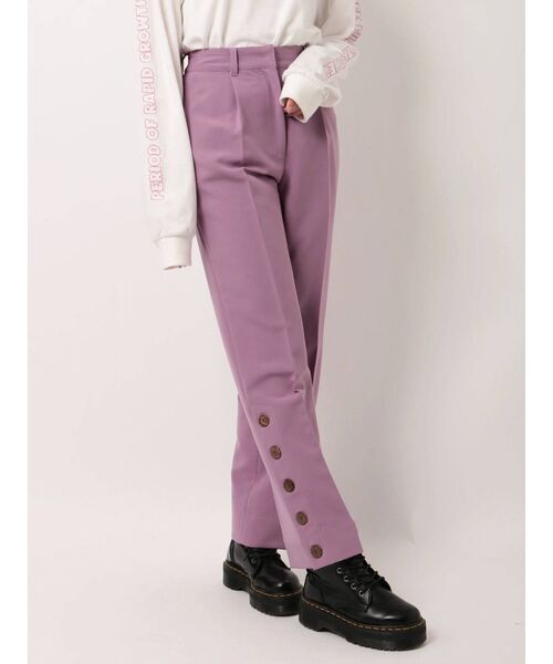 jouetie（ジュエティ）の「ヘムボタンスリットパンツ（スラックス・レディース・ブラック/パープル/オレンジ/グリーン/アイボリー・MEDIUM）」の6枚目の写真