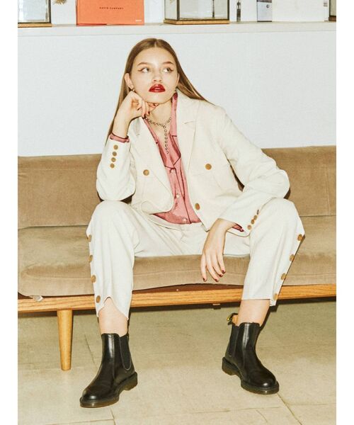 jouetie（ジュエティ）の「ヘムボタンスリットパンツ（スラックス・レディース・ブラック/パープル/オレンジ/グリーン/アイボリー・MEDIUM）」の10枚目の写真