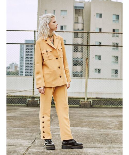 jouetie（ジュエティ）の「ヘムボタンスリットパンツ（スラックス・レディース・ブラック/パープル/オレンジ/グリーン/アイボリー・MEDIUM）」の14枚目の写真