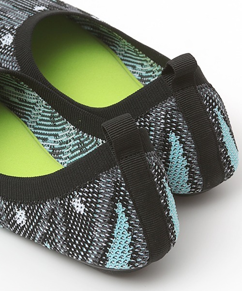 チチカカ（チチカカ）の「幾何スムースニットフラットシューズ（パンプス・レディース・ベージュ/グレー/ピンク・MEDIUM/LARGE）」の15枚目の写真