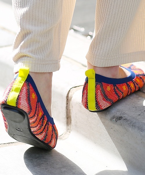 チチカカ（チチカカ）の「幾何スムースニットフラットシューズ（パンプス・レディース・ベージュ/グレー/ピンク・MEDIUM/LARGE）」の5枚目の写真