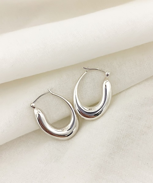 Blanche(ブランシュ)の「Blanche ブランシュ ボリュームデザインピアス Desir(デジー) SILVER(ピアス(両耳用)・レディース・シルバー/ゴールド・FREE)」の1枚目の写真