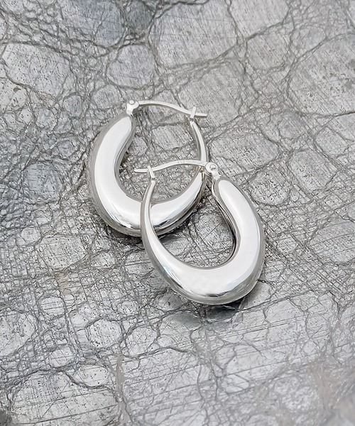 Blanche(ブランシュ)の「Blanche ブランシュ ボリュームデザインピアス Desir(デジー) SILVER(ピアス(両耳用)・レディース・シルバー/ゴールド・FREE)」の4枚目の写真
