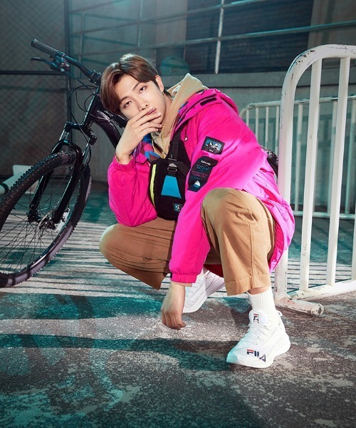 FILA(フィラ)の「【FILA】ウェーブレットアルファ(スニーカー・メンズ・ベージュ/ホワイト・23.0cm/24.0cm/25.0cm/28.0cm/27.0cm/26.0cm)」の1枚目の写真