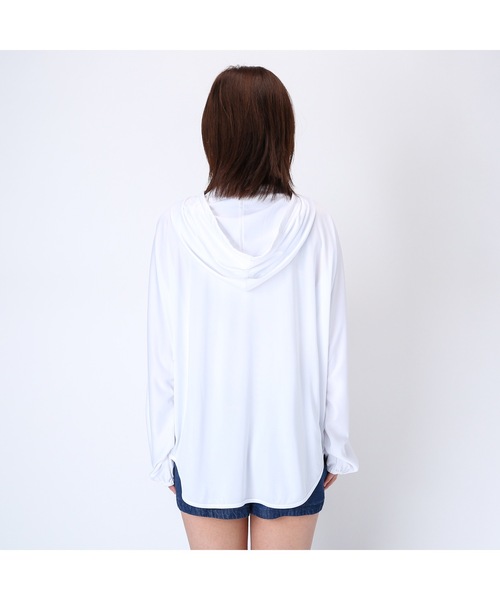 BENETTON (UNITED COLORS OF BENETTON)（ベネトンユナイテッドカラーズオブベネトン）の「【BENETTON / ベネトン】レディースUVフード付きラッシュガード / 水陸両用 フィットネス ジム アウトドア マリンレジャー UPF50+（ラッシュガード・レディース・ホワイト/ブラック/杢グレー・MEDIUM/LARGE/X-LARGE）」の9枚目の写真