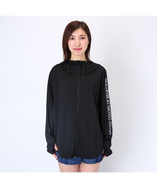 BENETTON (UNITED COLORS OF BENETTON)（ベネトンユナイテッドカラーズオブベネトン）の「【BENETTON / ベネトン】レディースUVフード付きラッシュガード / 水陸両用 フィットネス ジム アウトドア マリンレジャー UPF50+（ラッシュガード・レディース・ホワイト/ブラック/杢グレー・MEDIUM/LARGE/X-LARGE）」の5枚目の写真