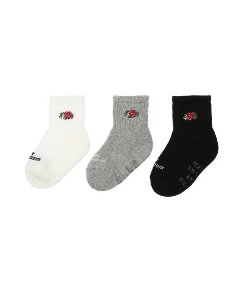 FRUIT OF THE LOOM（フルーツオブザルーム）の「【FRUIT OF THE LOOM】【KIDS】クォーター丈刺繍３Pソックス（ソックス/靴下・キッズ・マルチ・16cm-18cm/13cm-15cm）」の3枚目の写真