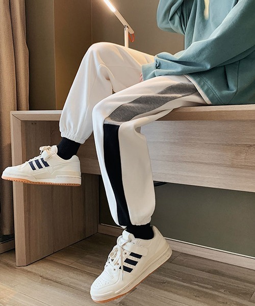 neos(ネオス)の「【neos -addictive design-】ルーズシルエット 切替ライン スウェットパンツ(スウェットパンツ・メンズ・グレー/ホワイト/ブラック・X-LARGE/LARGE/MEDIUM)」の2枚目の写真