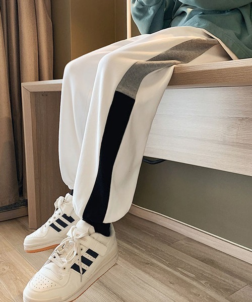 neos(ネオス)の「【neos -addictive design-】ルーズシルエット 切替ライン スウェットパンツ(スウェットパンツ・メンズ・グレー/ホワイト/ブラック・X-LARGE/LARGE/MEDIUM)」の9枚目の写真