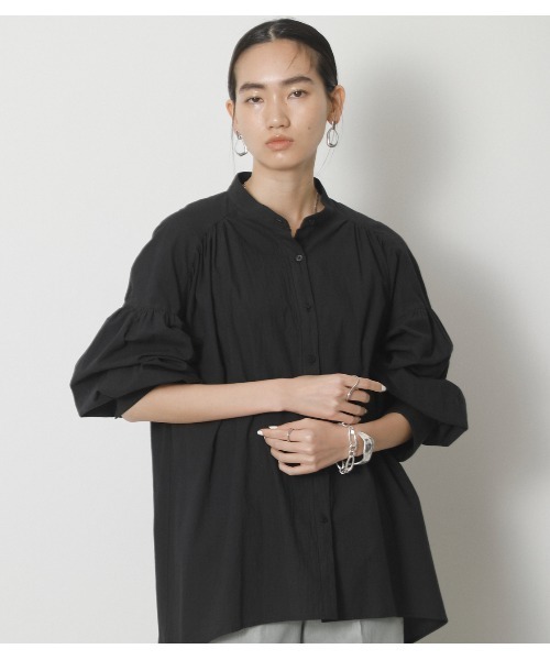 crie conforto(クリーコンフォルト)の「後ろギャザーボリュームブラウス(シャツ/ブラウス・レディース・ブラック/オフホワイト・FREE)」の1枚目の写真