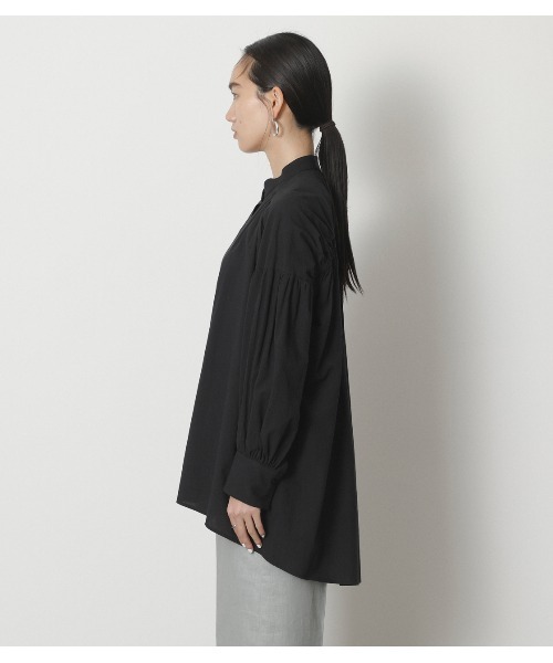 crie conforto(クリーコンフォルト)の「後ろギャザーボリュームブラウス(シャツ/ブラウス・レディース・ブラック/オフホワイト・FREE)」の13枚目の写真