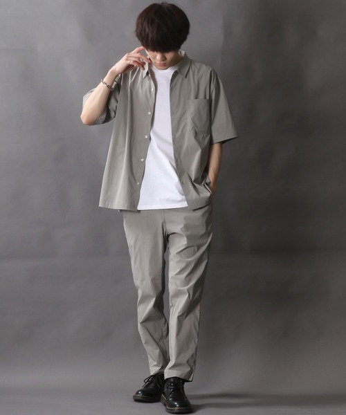 SITRY（シトリー）の「ドレープストレッチ レギュラーカラーシャツ＆テーパードパンツ セットアップ（セットアップ・メンズ・ライトグレー/ブラック/ネイビー/カーキ/グレー・LL/M/L）」の3枚目の写真
