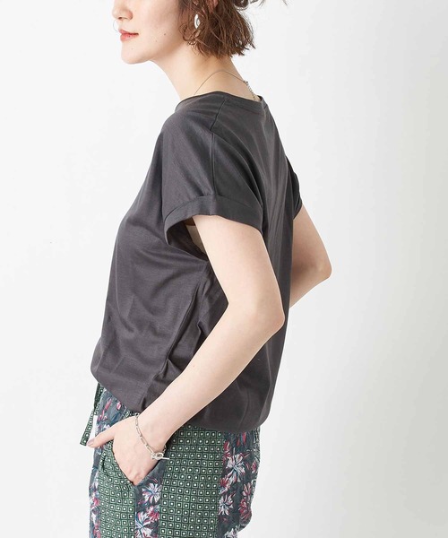 RIVE DROITE（リヴドロワ）の「何枚でも揃えたくなる　リヨセルコットンVネックカットソー＜BASIC＞（Tシャツ/カットソー・レディース・チャコールグレー/ブラック/オフホワイト/サックスブルー/ピンク/モカ・FREE）」の4枚目の写真