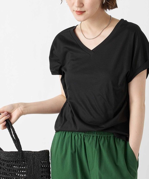 RIVE DROITE（リヴドロワ）の「何枚でも揃えたくなる　リヨセルコットンVネックカットソー＜BASIC＞（Tシャツ/カットソー・レディース・チャコールグレー/ブラック/オフホワイト/サックスブルー/ピンク/モカ・FREE）」の3枚目の写真