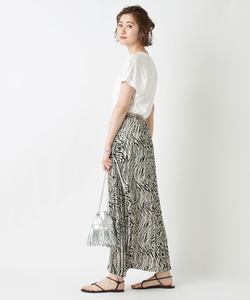 RIVE DROITE（リヴドロワ）の「何枚でも揃えたくなる　リヨセルコットンVネックカットソー＜BASIC＞（Tシャツ/カットソー・レディース・チャコールグレー/ブラック/オフホワイト/サックスブルー/ピンク/モカ・FREE）」の14枚目の写真